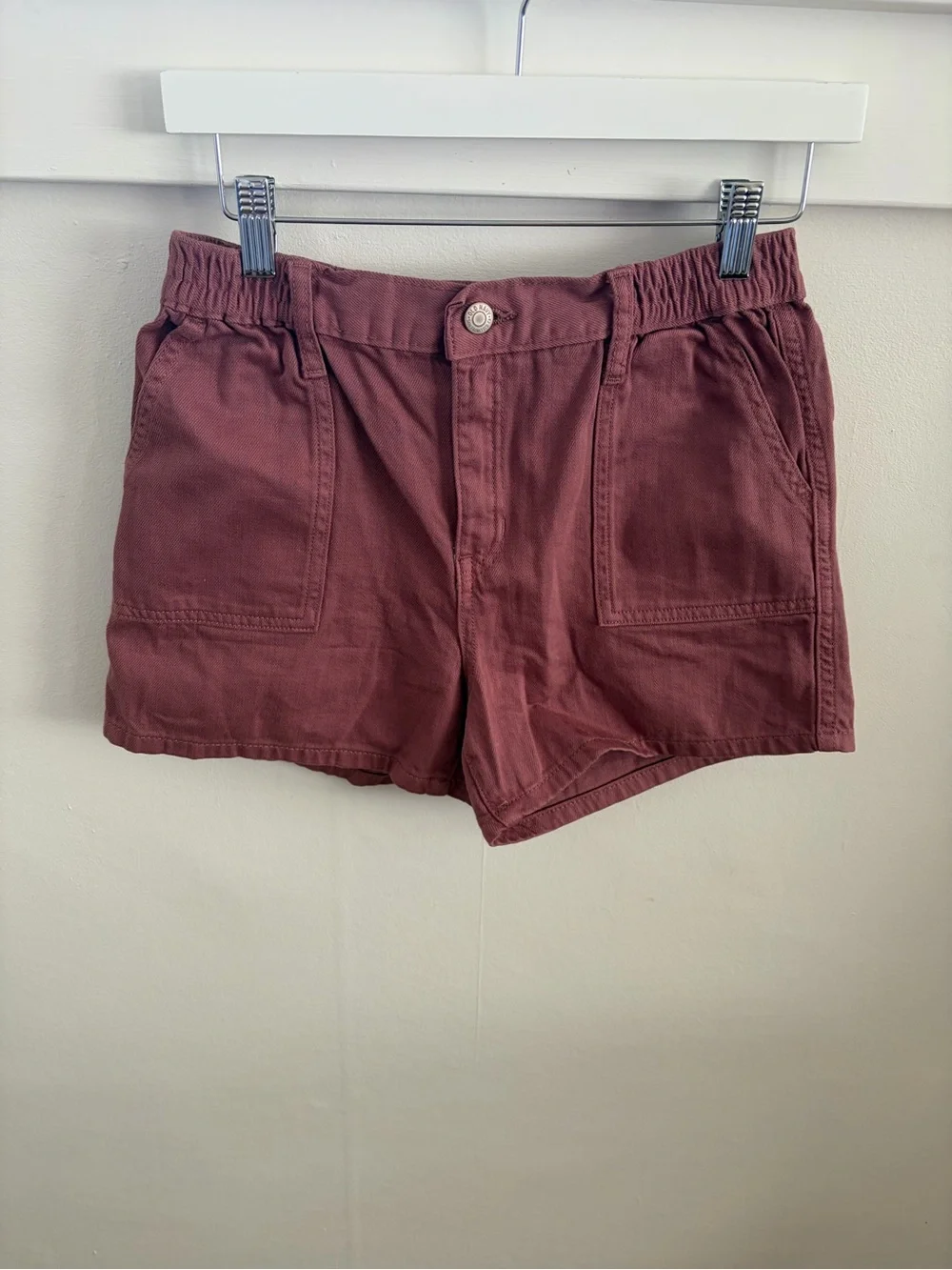 Old Navy burgundy pink shorts with elastic waistband, size 16 #oldnavy #elastic